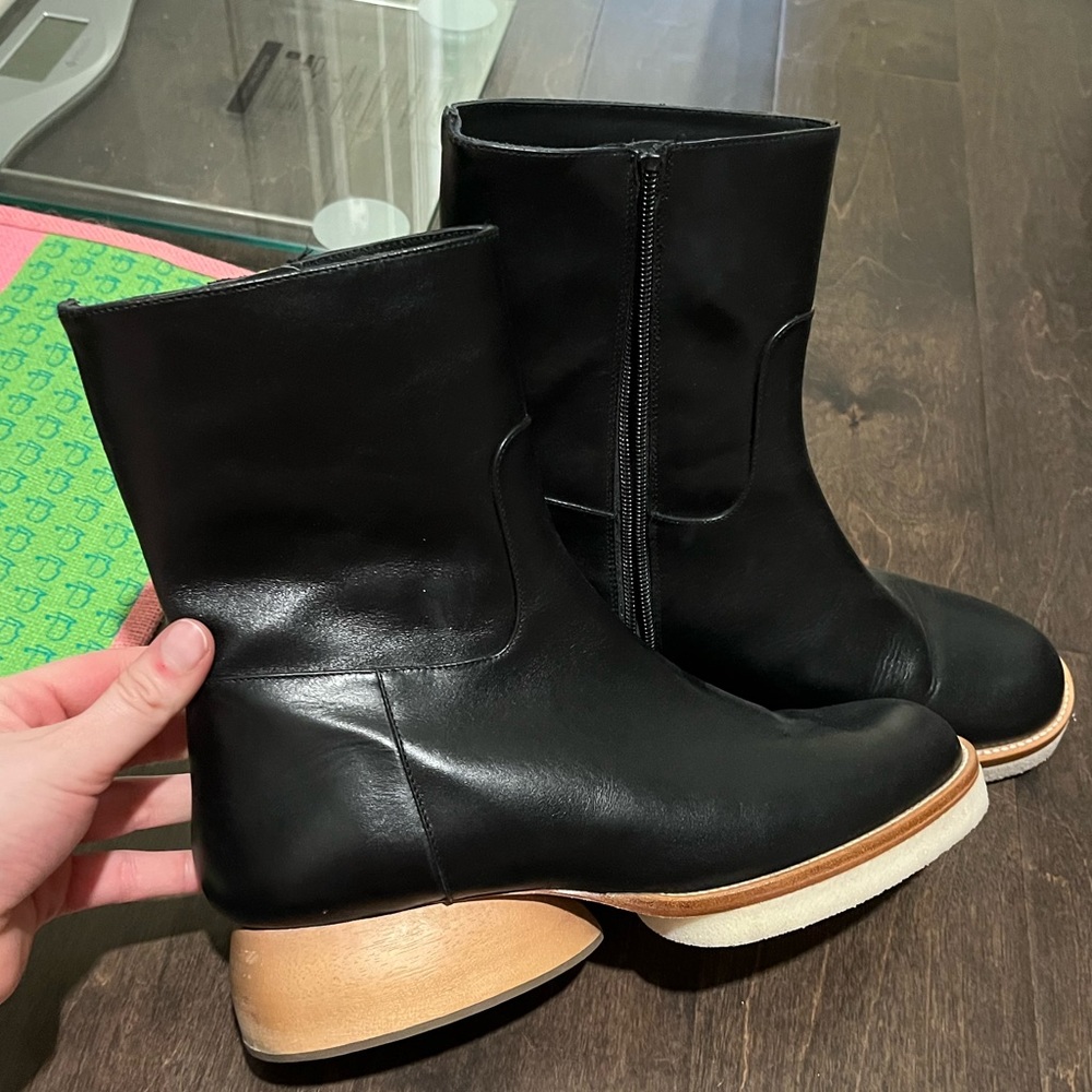 Paloma Barcelo black Leather booties size 40